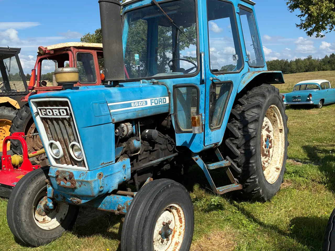 Billede 1 - Ford 6600 med Kryds motor.