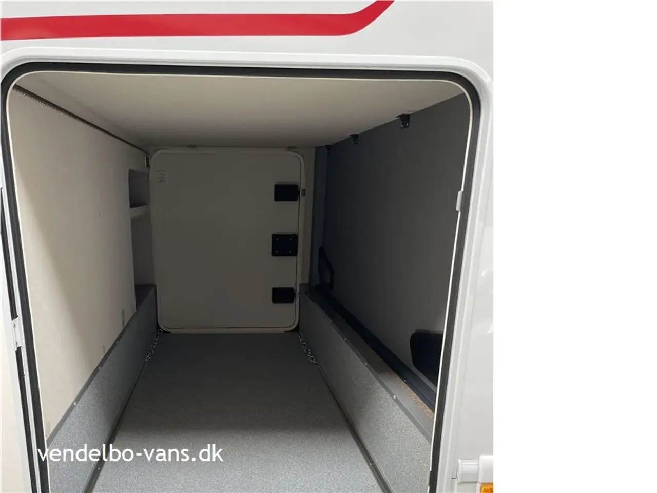 Billede 5 - 2026 - Dethleffs Pulse Classic T 7051 EB Luksuriøs camper med enkeltsenge og stor garage