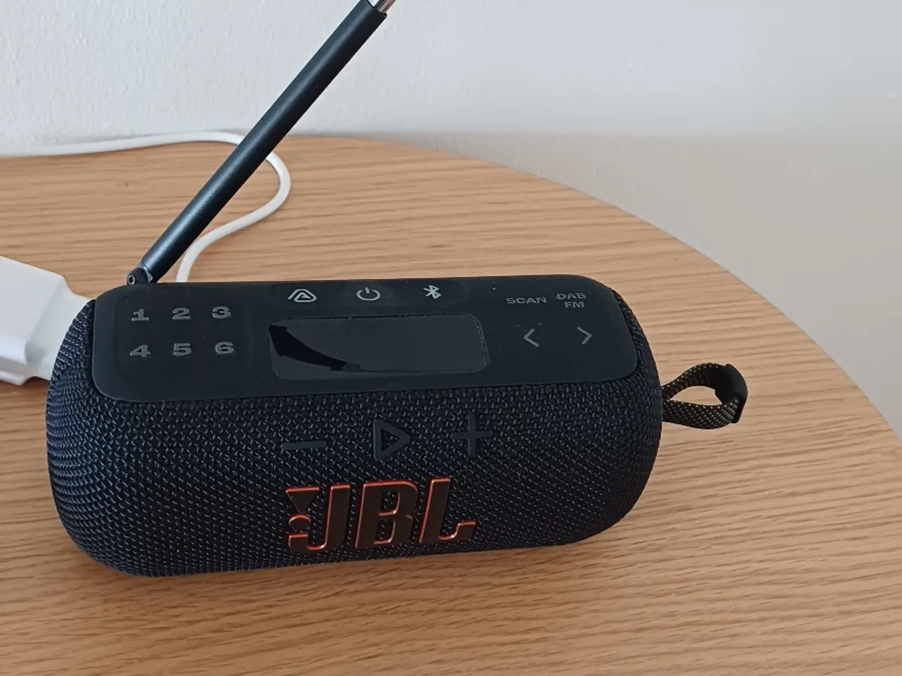 Billede 1 - Fin lille radio