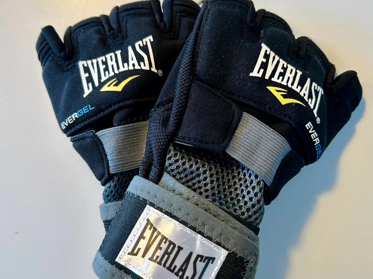 Billede 7 - Everlast boksepude med boksehandsker