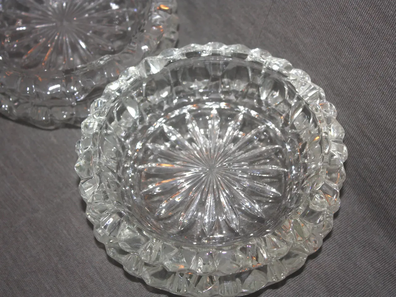 Billede 5 - Askebæger i glas diam. 15 cm pris for 4 stk.