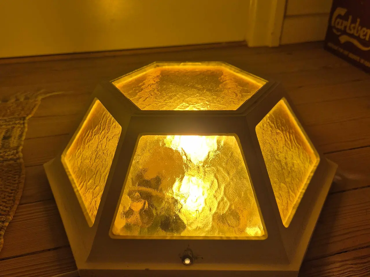 Billede 7 - Sekskantet plafond med gule glas 