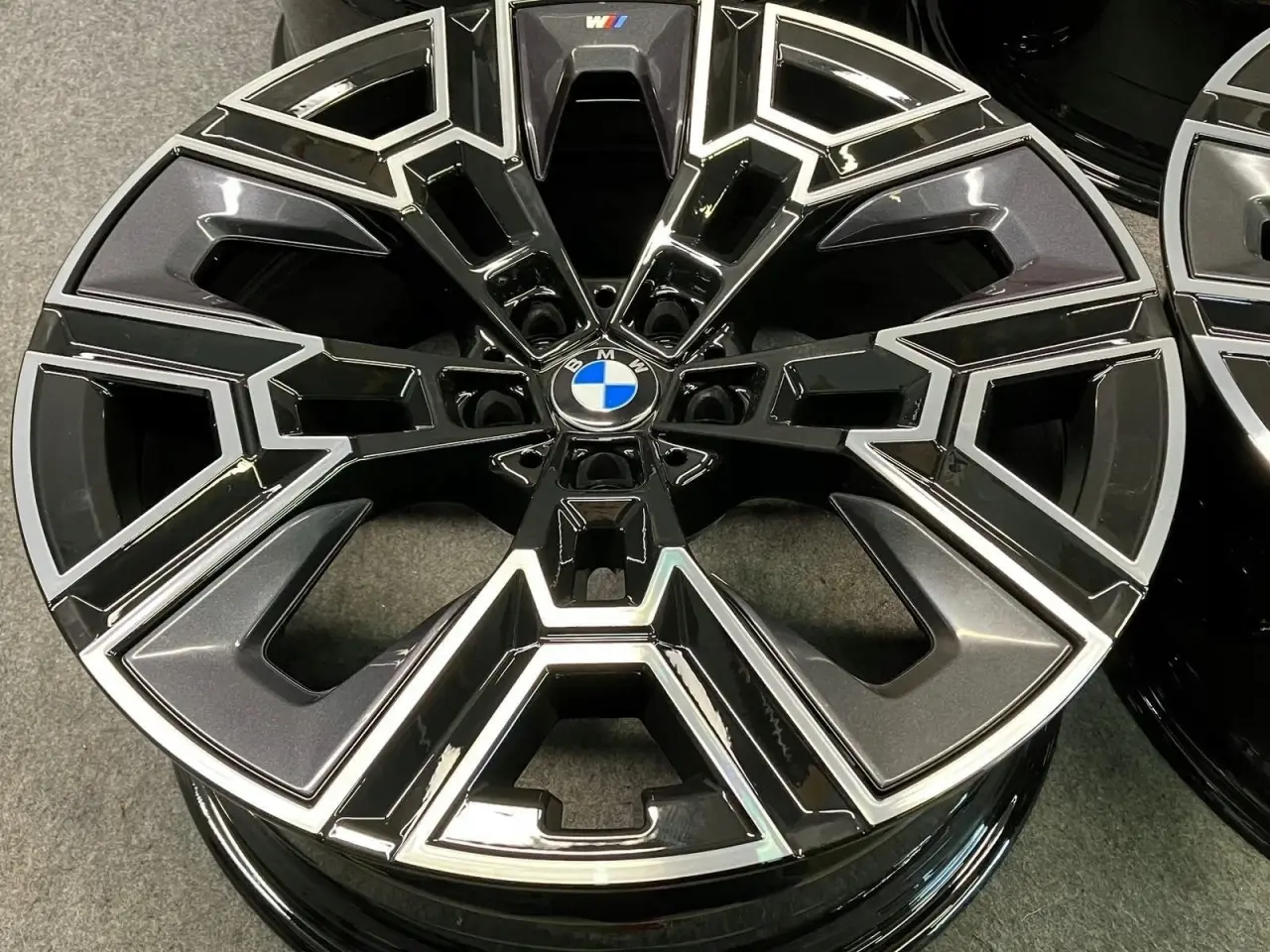 Billede 4 - ALUFÆLGE BMW 5 G60 G61 G68 939M 20"