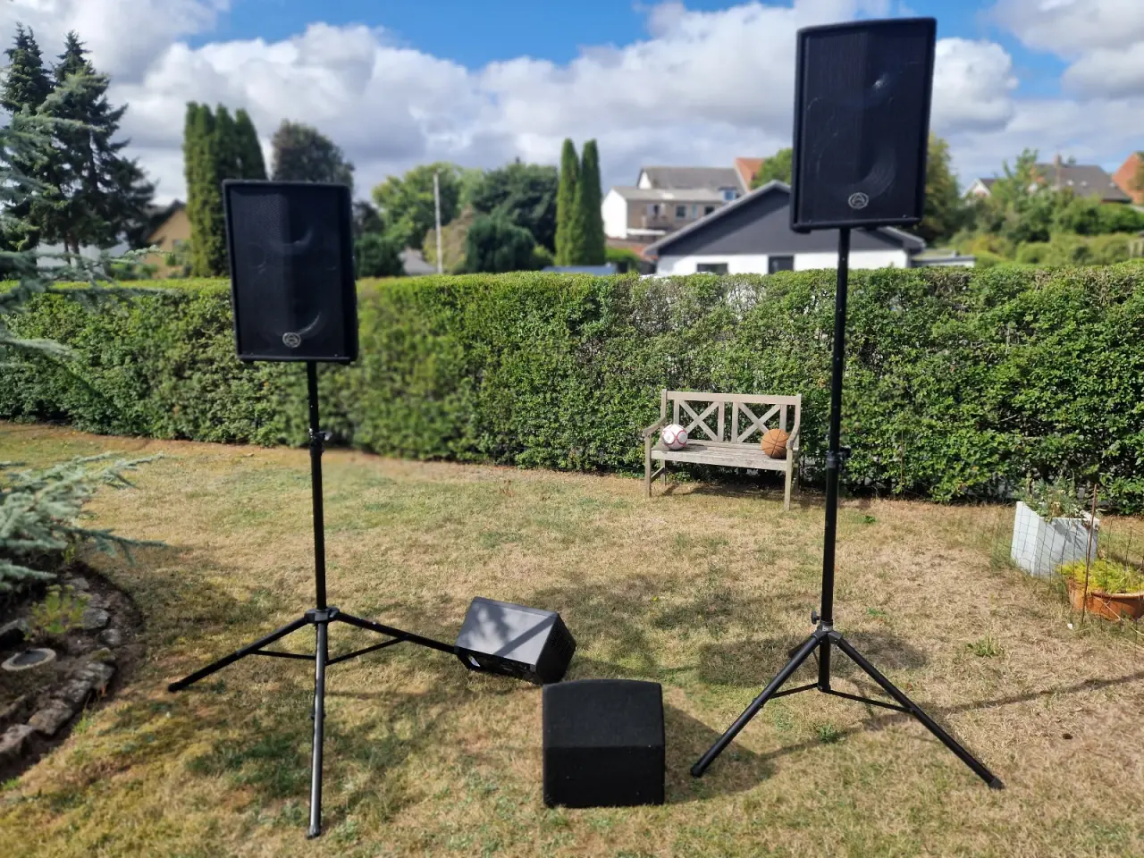 Billede 1 - Yamaha mixer med højttalere og mikrofoner