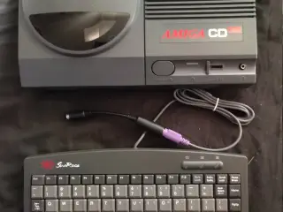 SunRace tastatur + adapter til Amiga CD32