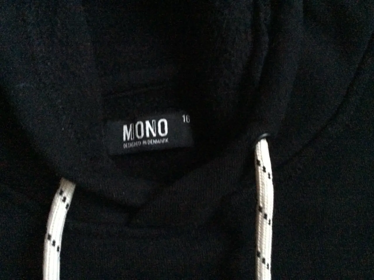 Billede 2 - Sort hoodie