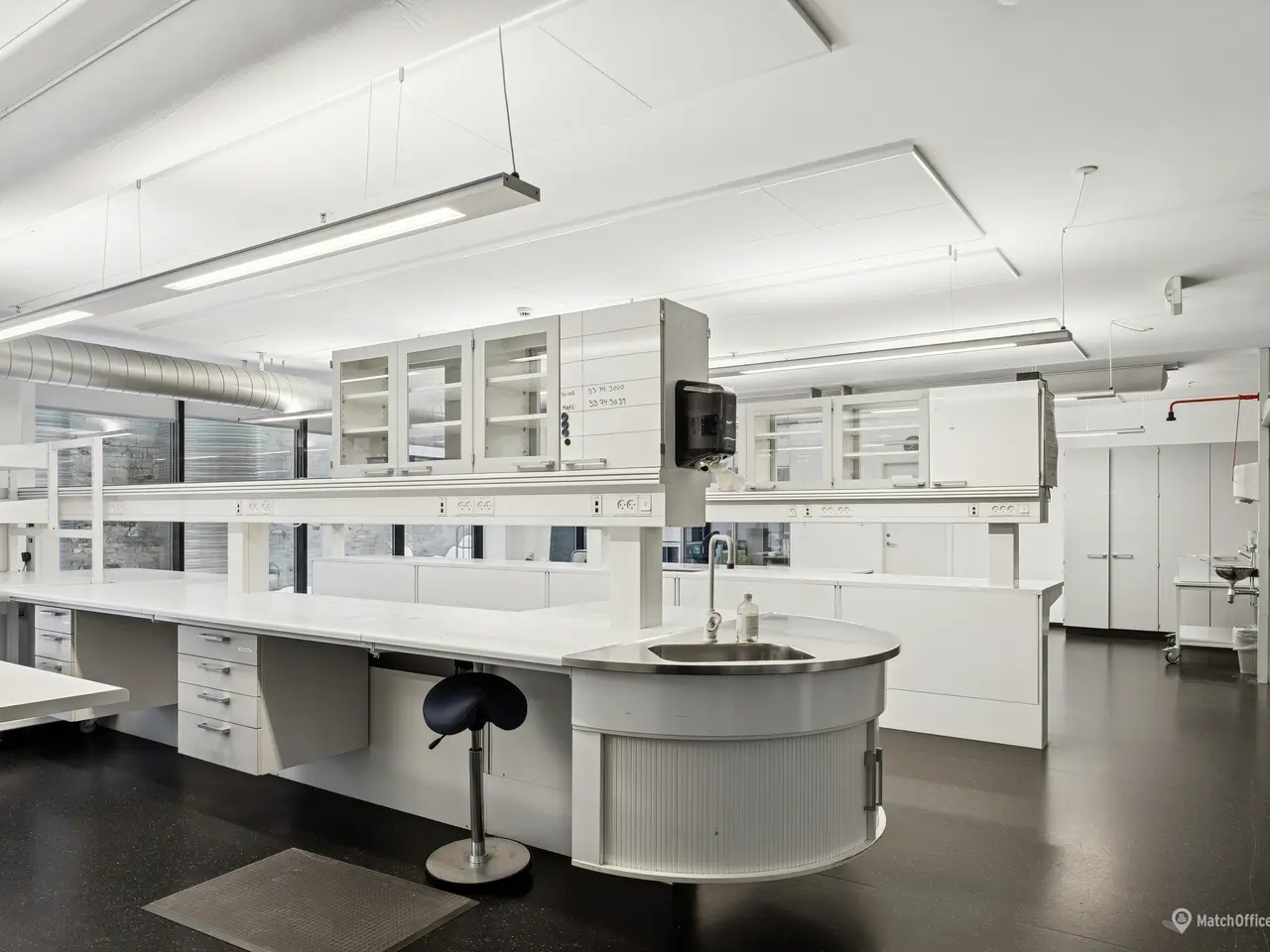 Billede 1 - Moderne laboratorie med kontor