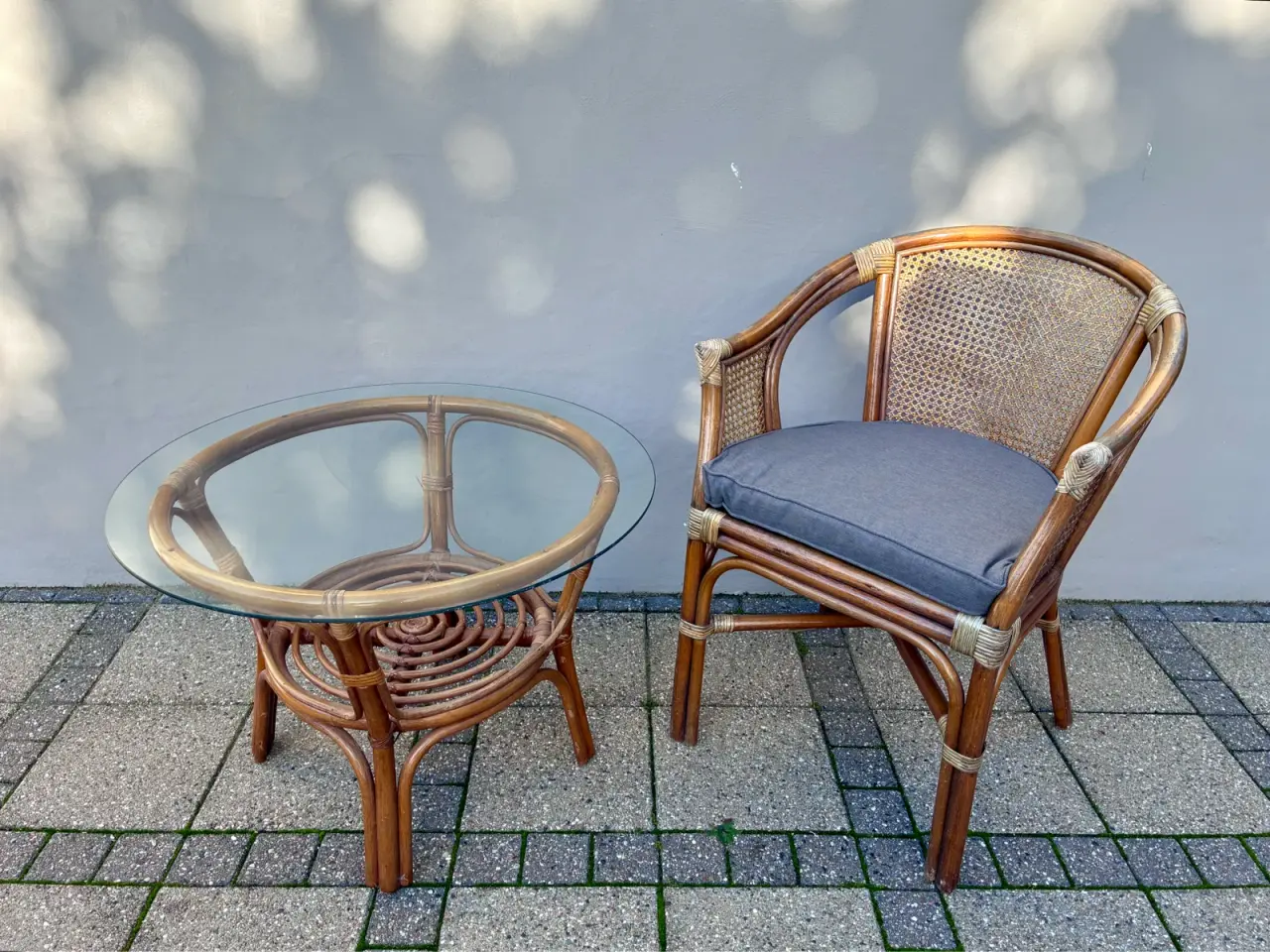 Billede 1 - Smukt vintage bambussæt – Sofabord & Kurvestol