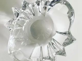 Klart glas, med pigge