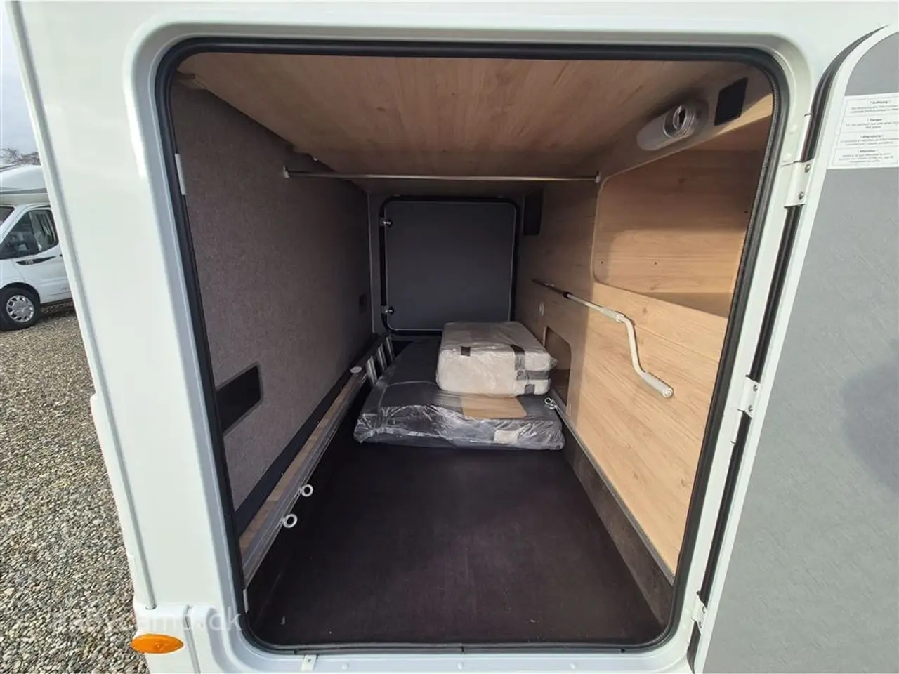 Billede 22 - 2023 - Dethleffs Just GO T7055 EB AUT.   Automatgear. Solceller. Batteri. Markise. Elektrisk indgangstrin. Kun 29,000 Km !!!