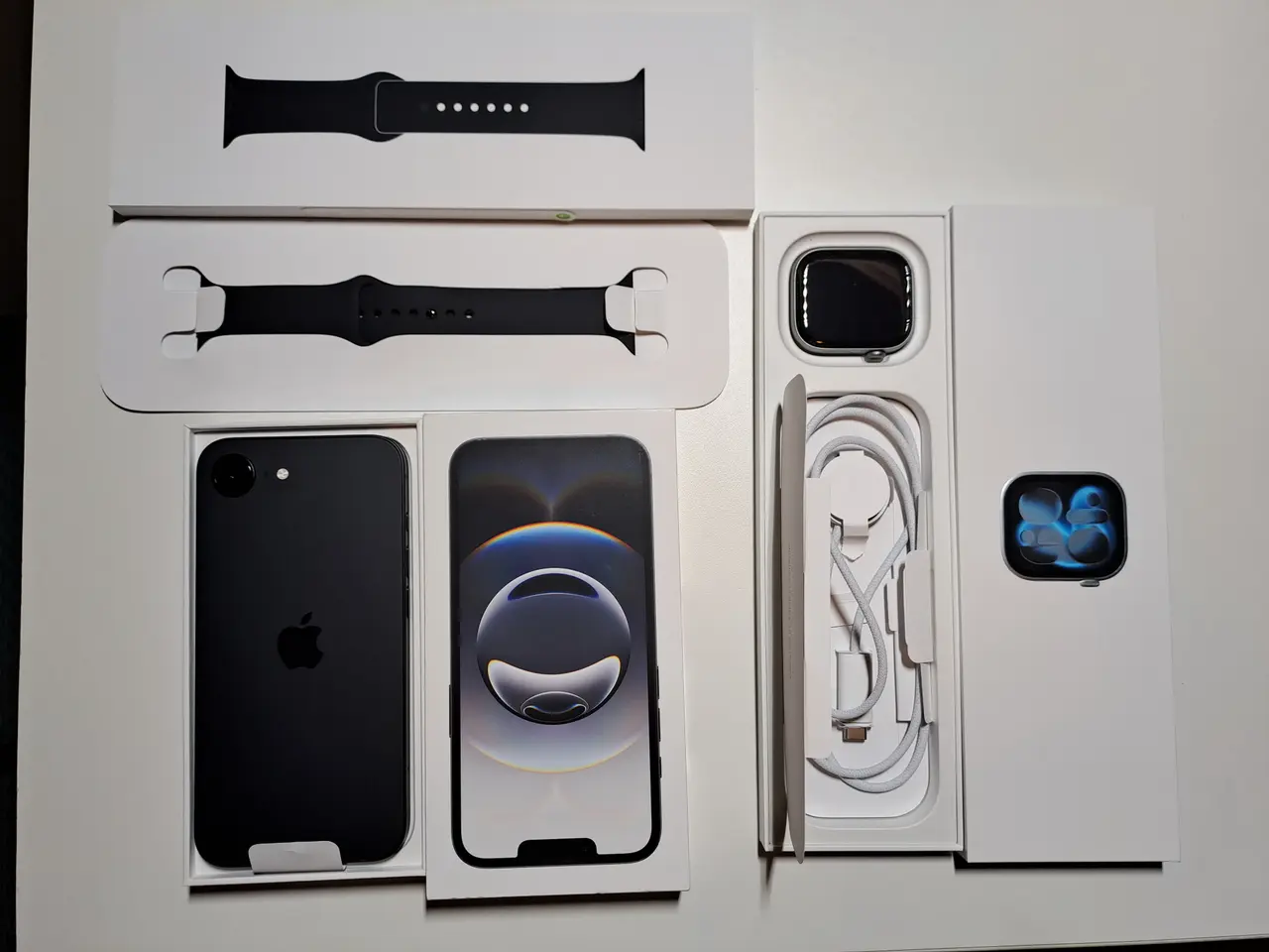 Billede 1 - Iphone 16e 128 og Apple watch Series 11 46mm - nyt