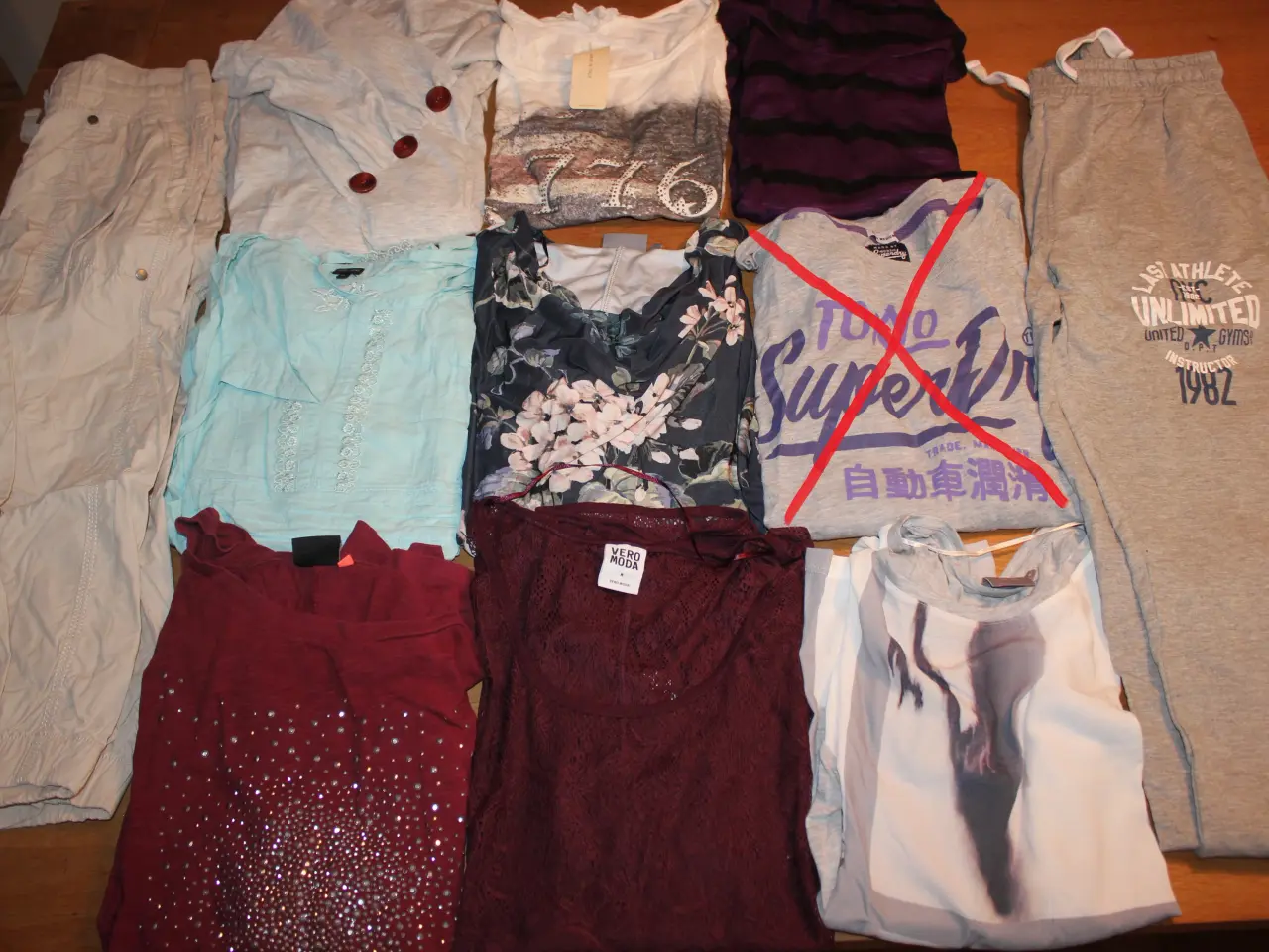 Billede 1 - Bluser, T-shirts og bukser , Blandede, str. M