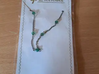 Halskæde med grønne perler