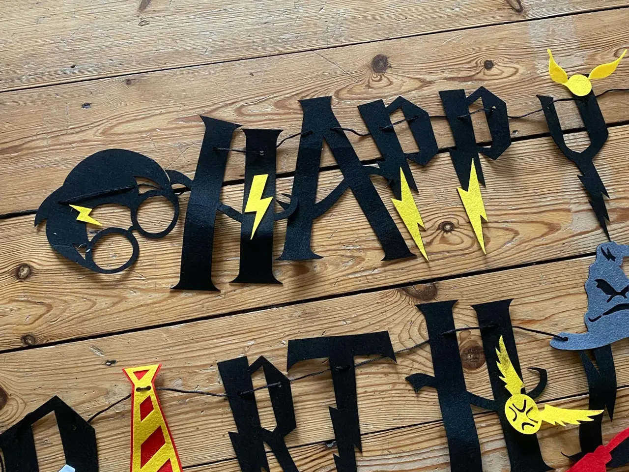 Billede 3 - Harry Potter tema fødselsdags guirlande