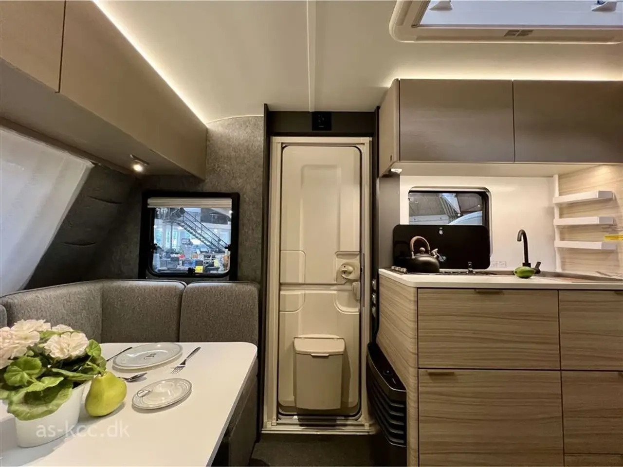 Billede 26 - 2026 - Adria Altea 502 UL Kampagne   Adria Altea 502 UL årg. 2026 5 Sovepladser, 4 Siddepladser 60 Selection jubilæumsmodel  med meget udstyr.