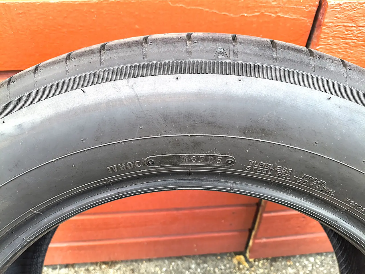 Billede 2 - 235/60 R18 sommerdæk
