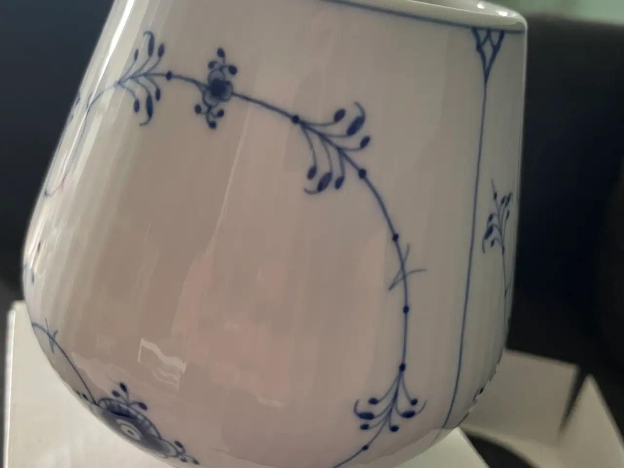 Billede 2 - Missen riflet lille vase