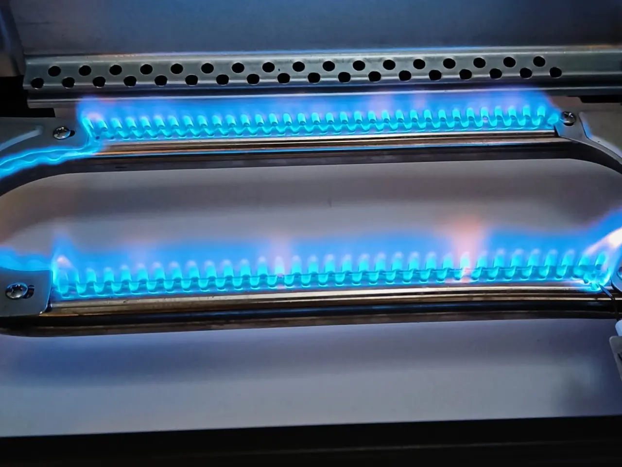 Billede 3 - NY! 2200W Bærbar Gasgrill + 4 Dåser med GAS 
