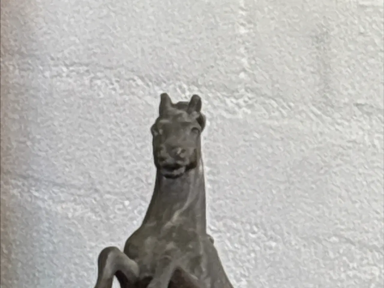 Billede 3 - Bronzehest på marmorplade H 20cm