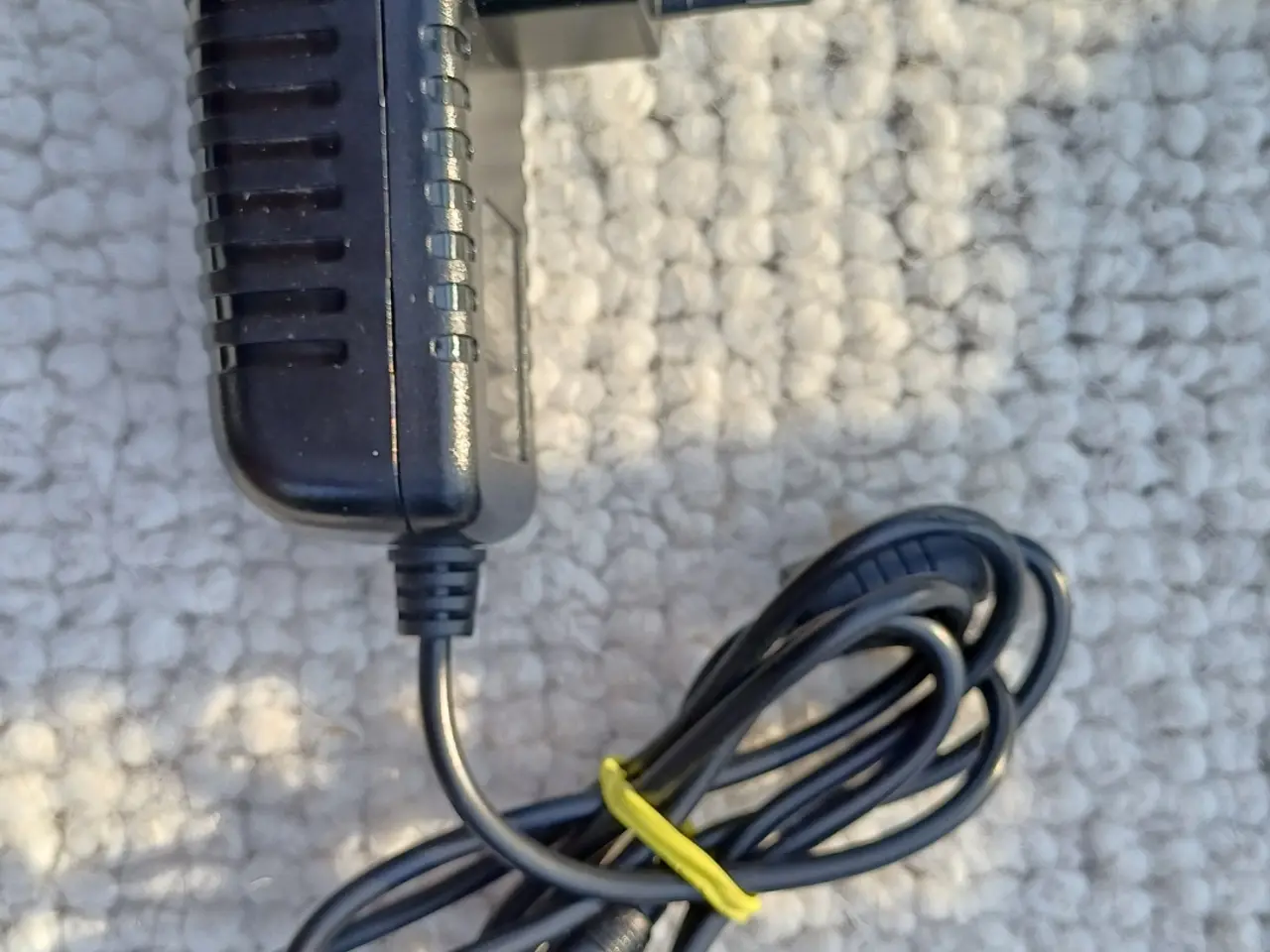 Billede 2 - Strømforsyning 12V, 2A - er testet på en router.