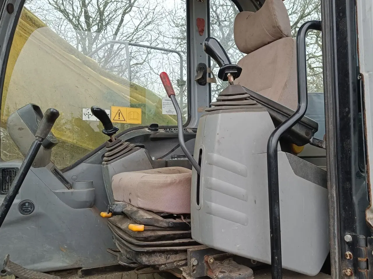 Billede 10 - New Holland E215