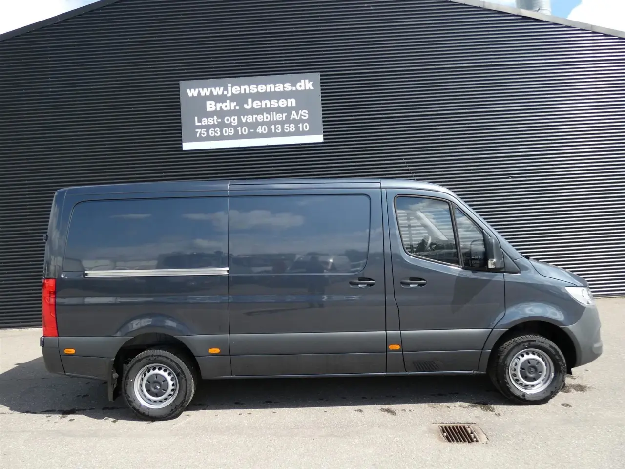 Billede 1 - Mercedes-Benz Sprinter 317 2,0 CDI A2 H2 RWD 9G-Tronic 170HK Van Aut.
