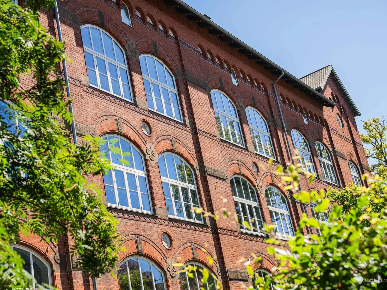 Billede 1 - Lej flere etager i ikonisk byskole i Aarhus
