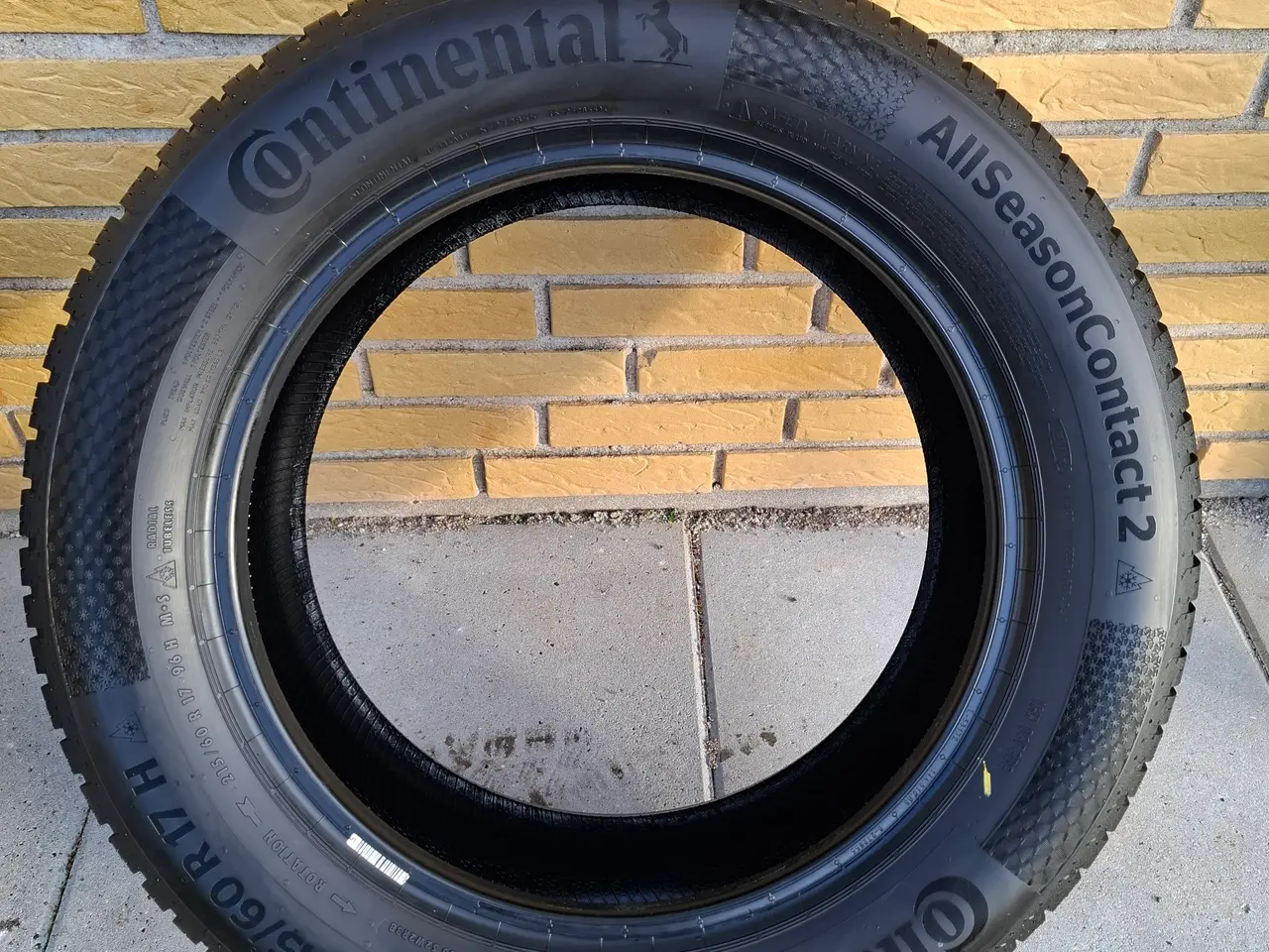 Billede 8 - Næsten nye Continental helårsdæk 215/60r17