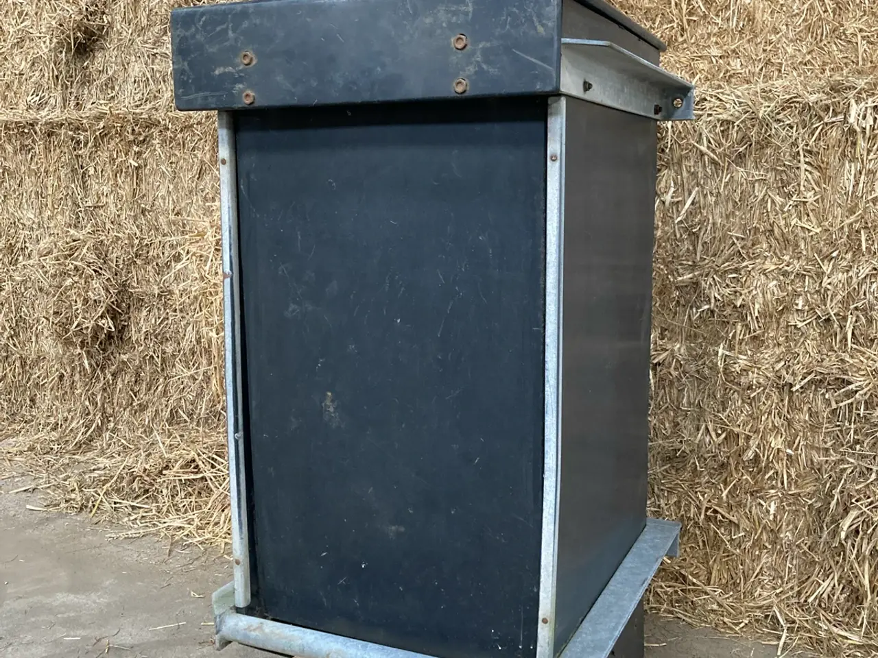 Billede 2 - Foderautomat
