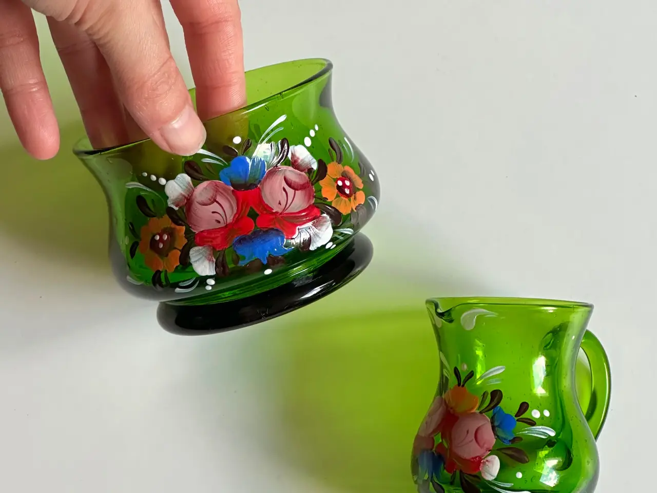Billede 4 - Sukker- og flødesæt, grønt glas m bemaling