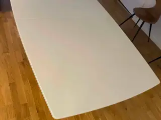 Eksklusivt BoConcept Milano spisebord m. udtræk