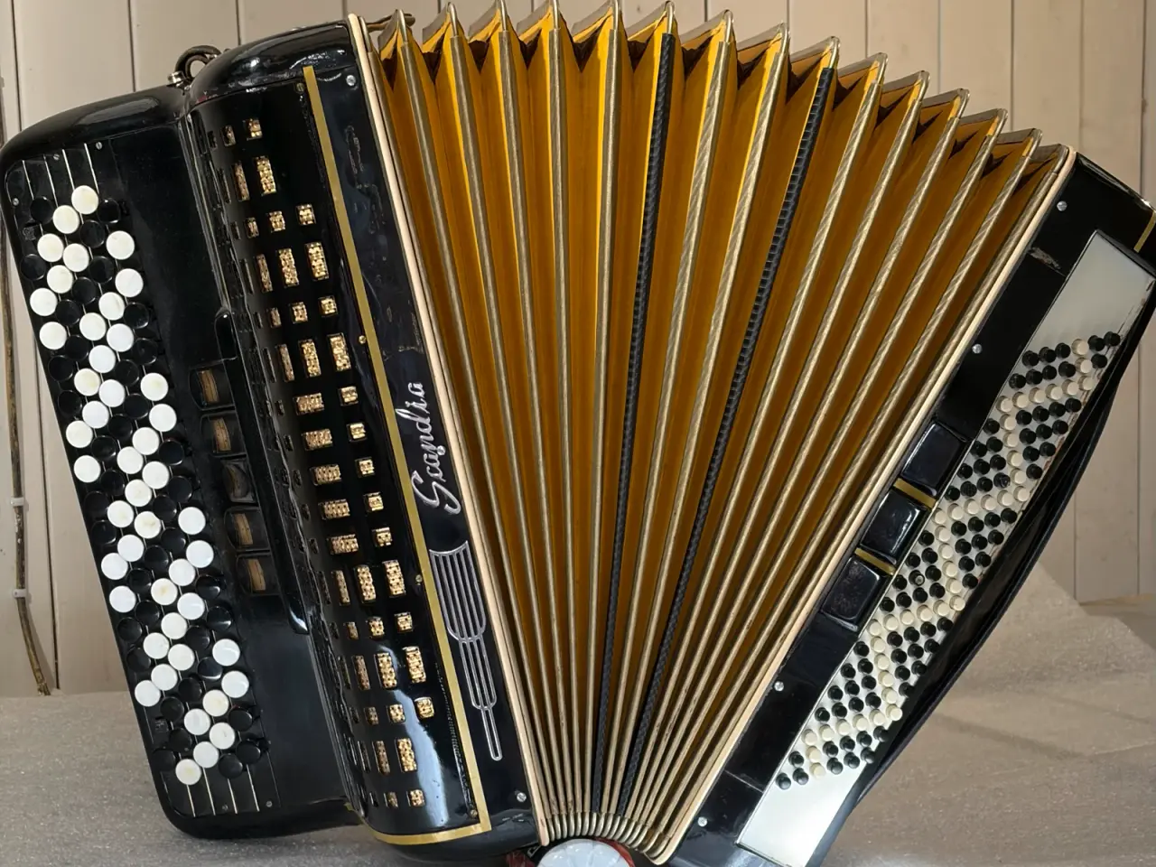 Billede 10 - Scandia knapharmonika – velholdt og velspillende