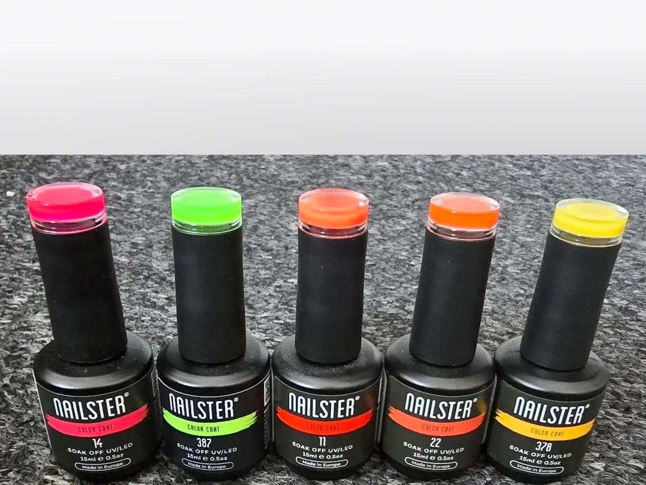 Billede 3 - Nailster neon color coat 5 stk