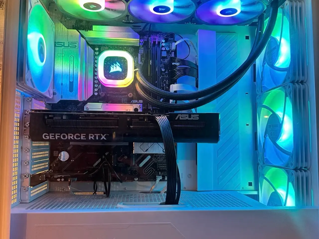 Billede 2 -  Ryzen 7 9800X3D + RTX 5070 ti