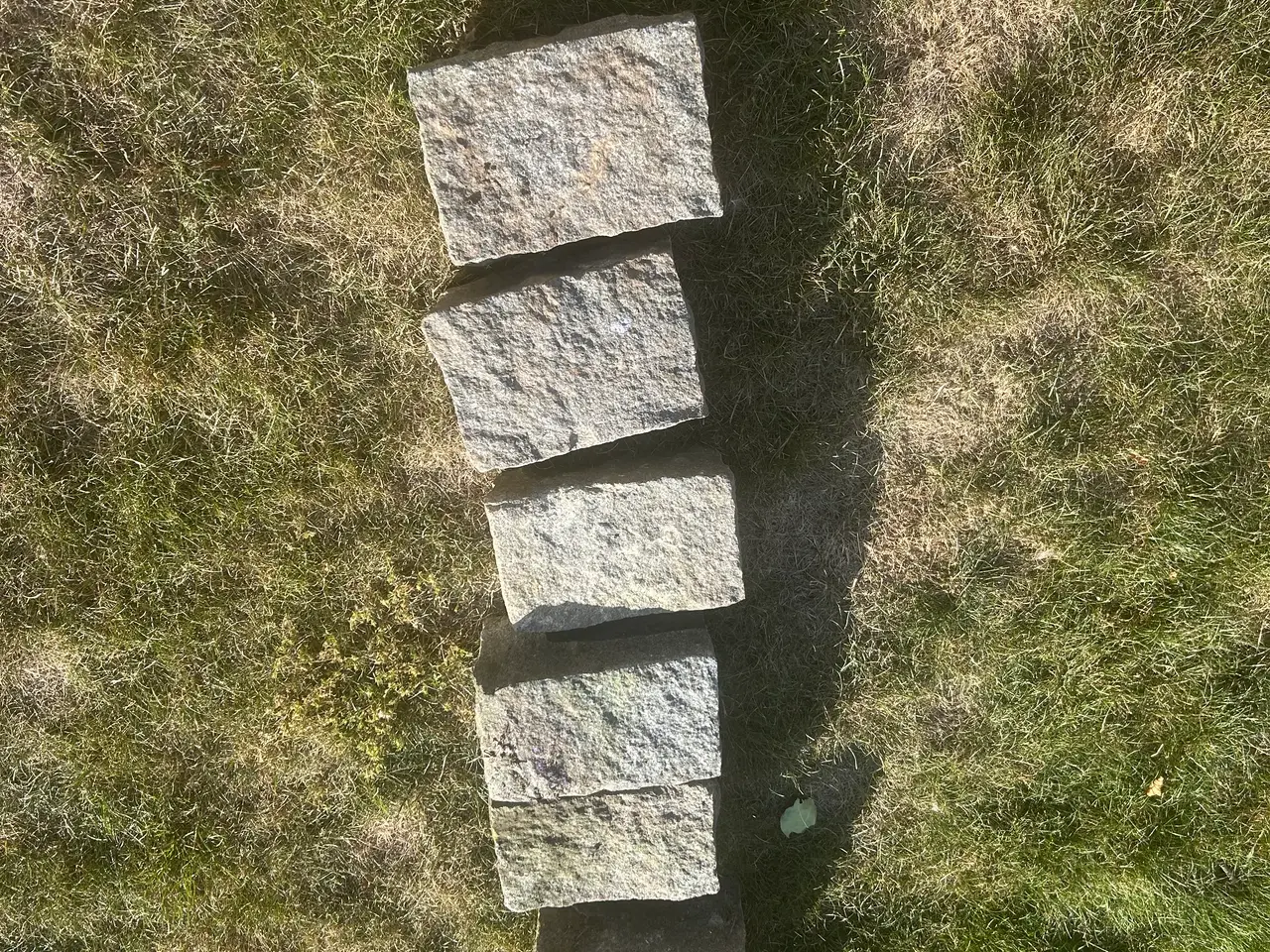 Billede 1 - Granitbrosten
