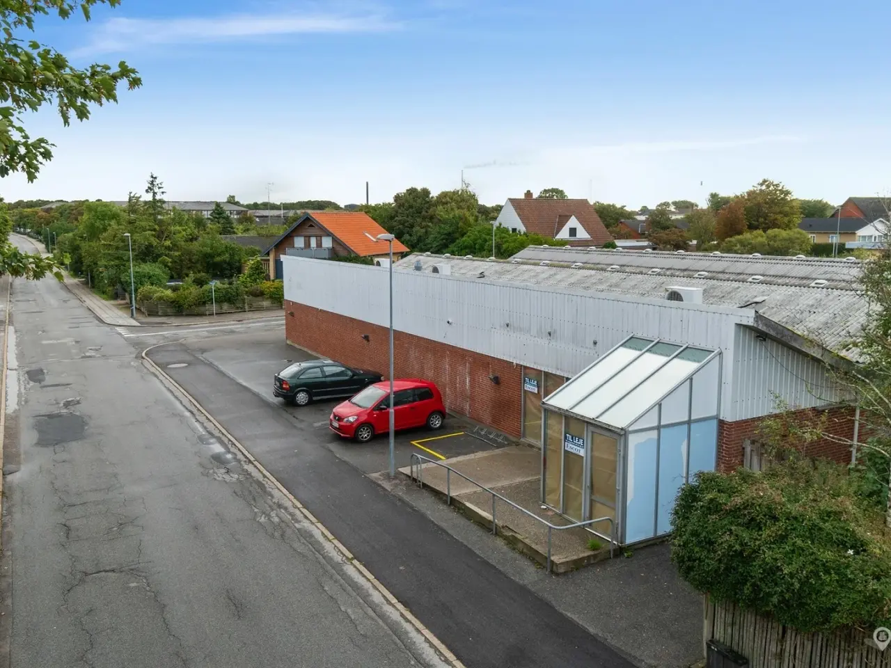 Billede 1 - Stor-butik ved byens bedste indfaldsvej