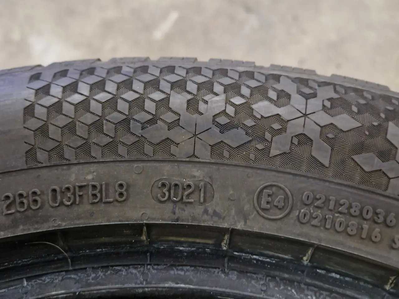 Billede 5 - 235/55×18" H Continental M/S vinterdæk 