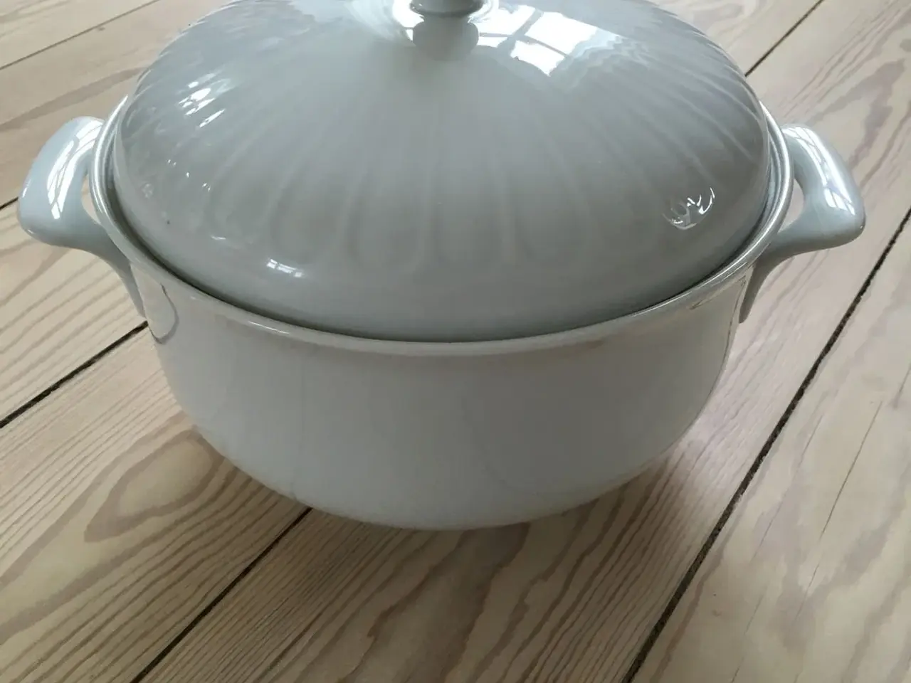 Billede 1 - Skål med låg