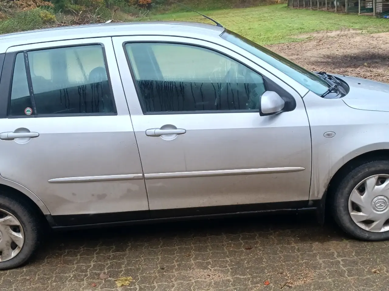 Billede 3 - Mazda 2. 1.4 benzin