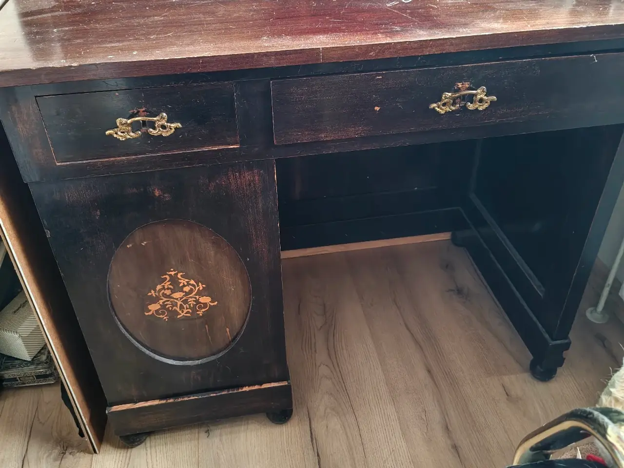 Billede 1 - Gammelt skrivebord