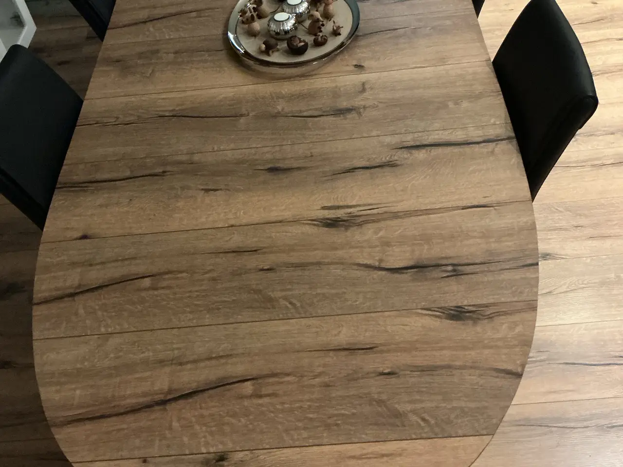 Billede 2 - Spisebord med laminat