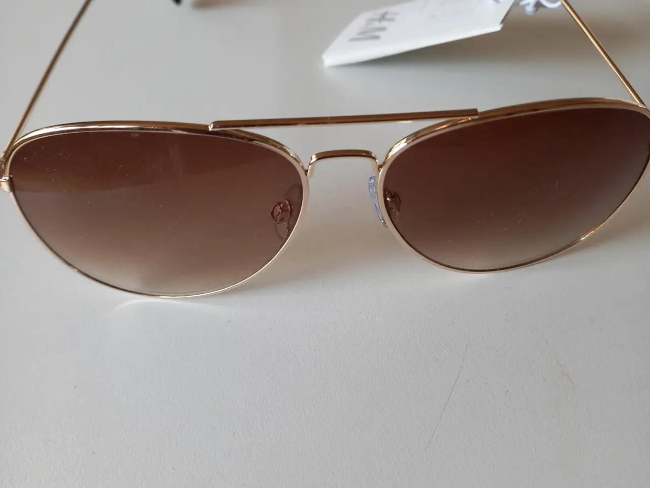 Billede 2 - Solbriller fra H & M