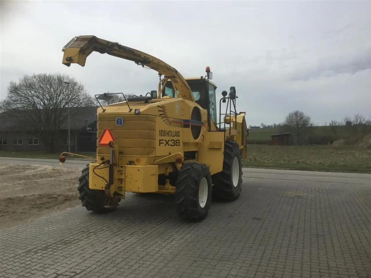 Billede 2 - New Holland FX 38 Velholdt inkl majsbord og pickup