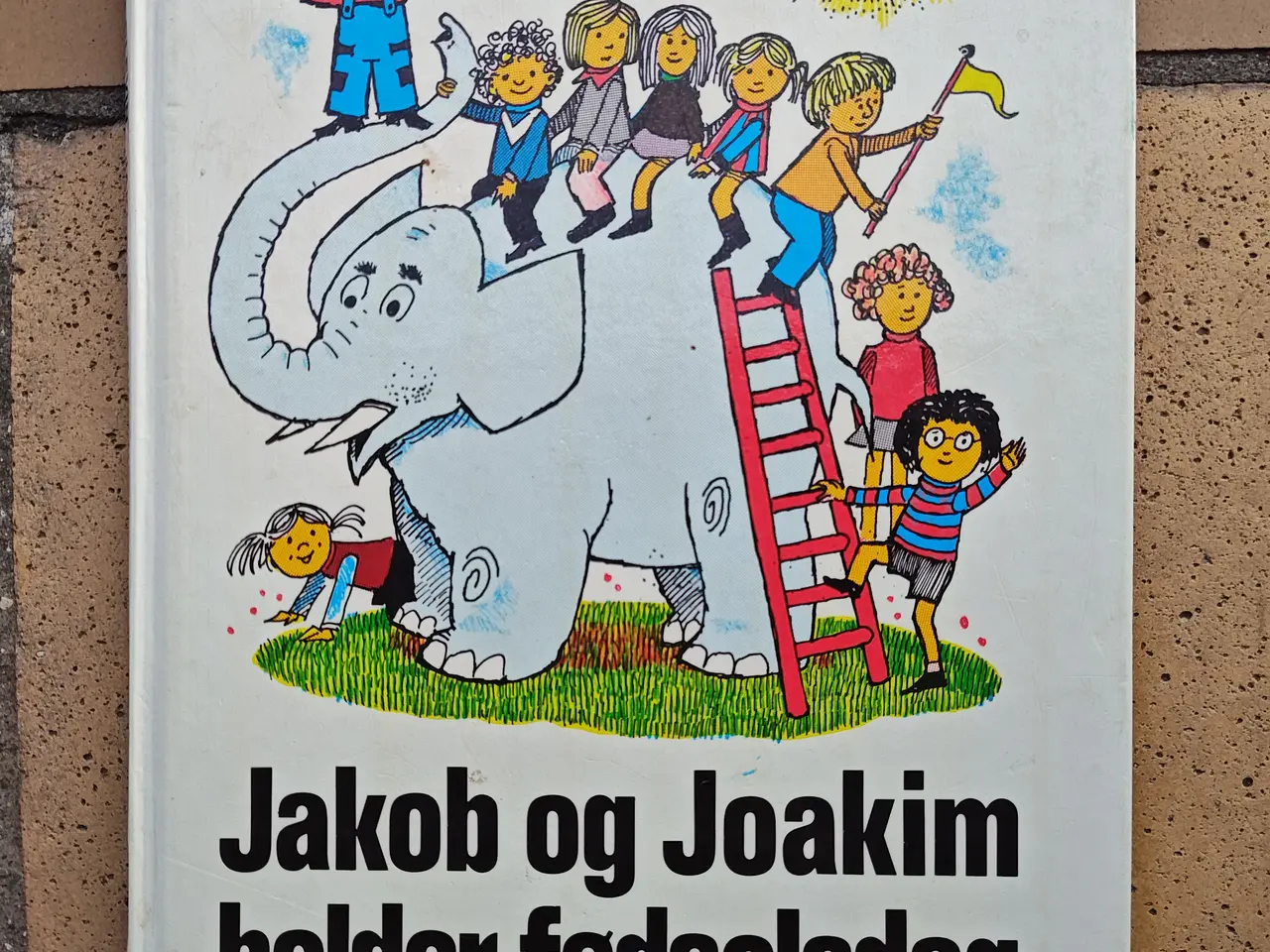 Billede 1 - Jakob og Joakim holder fødselsdag BOG fra 1980