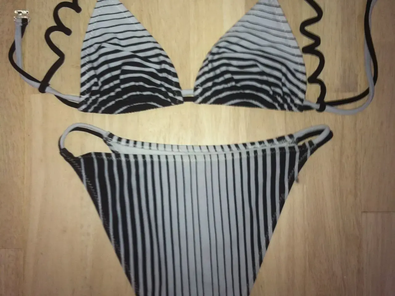 Billede 2 - Flot badetøj, S/M, 40kr