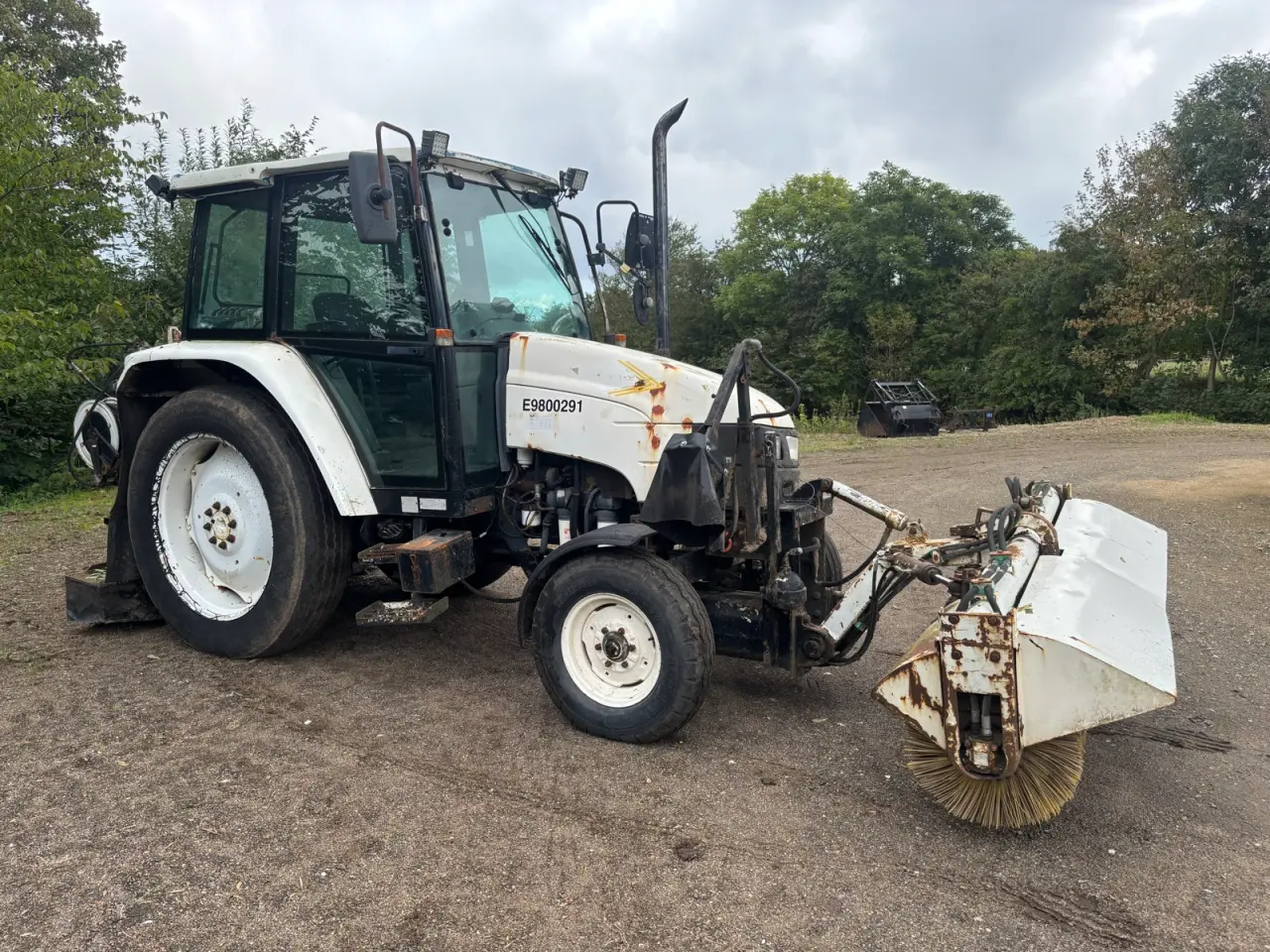 Billede 5 - Ford 4635 med kost