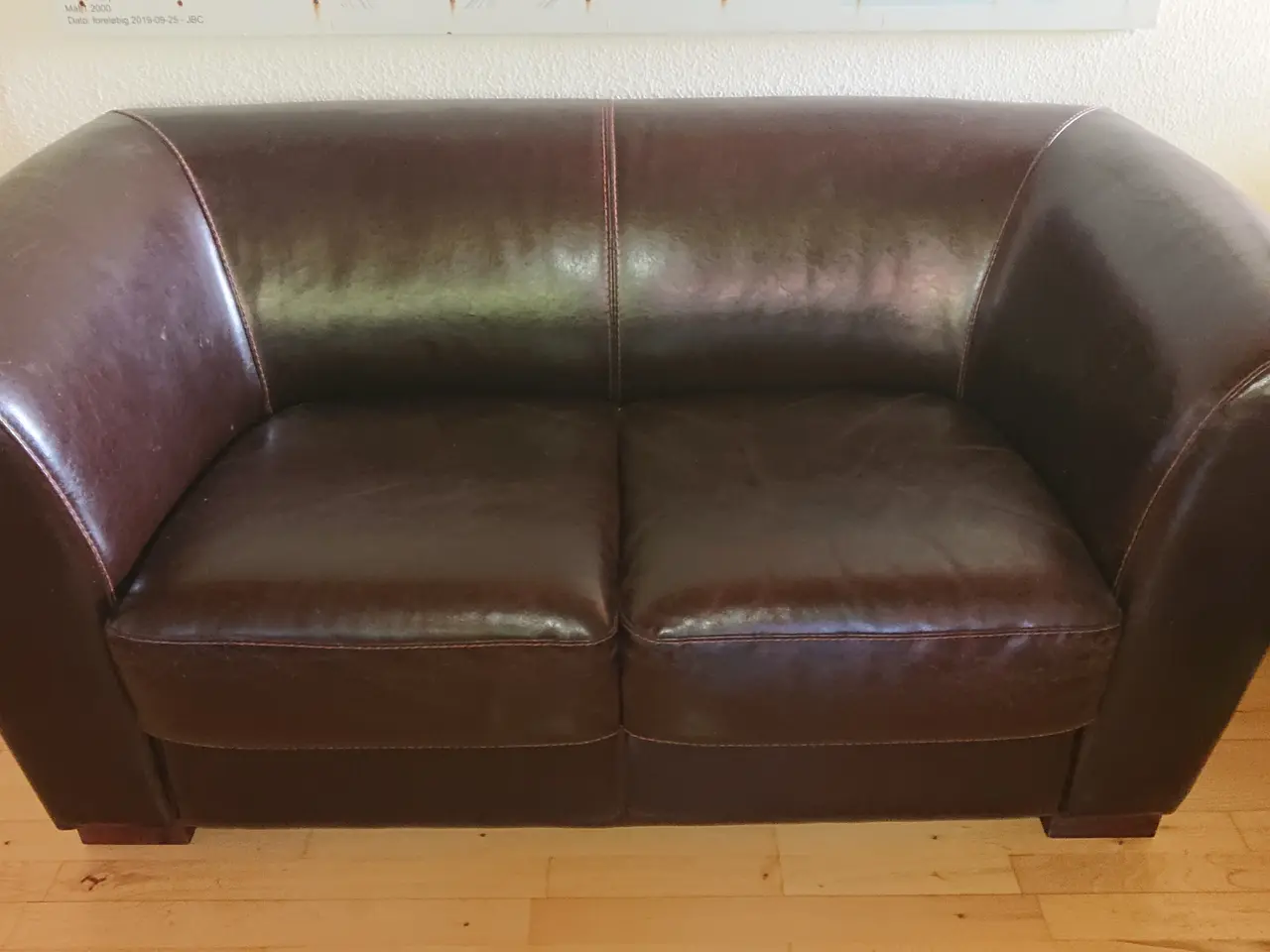 Billede 1 - Sofa + stol i kraftig læder.