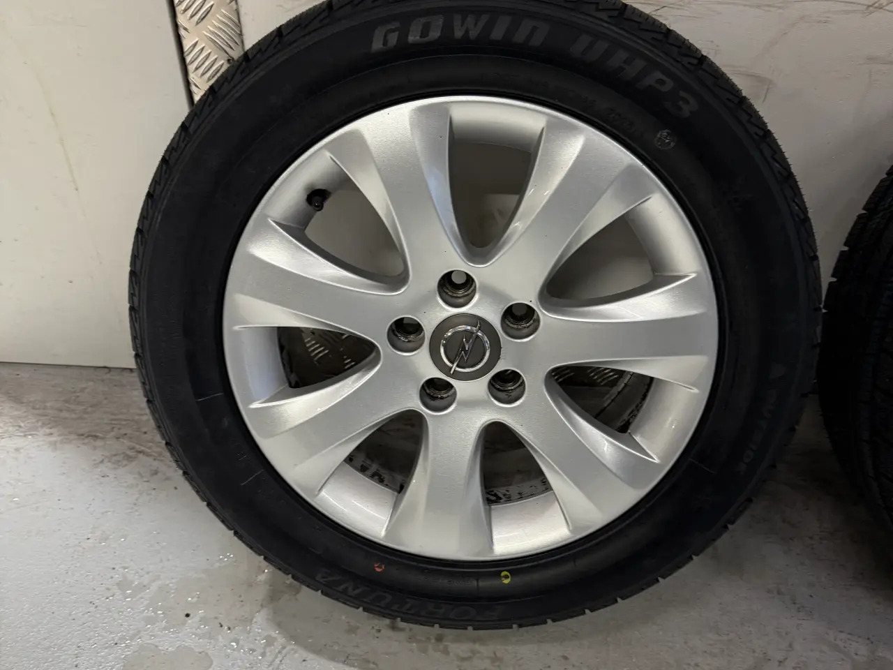 Billede 2 - Originale 16” Opel alufælge med nye vinterdæk
