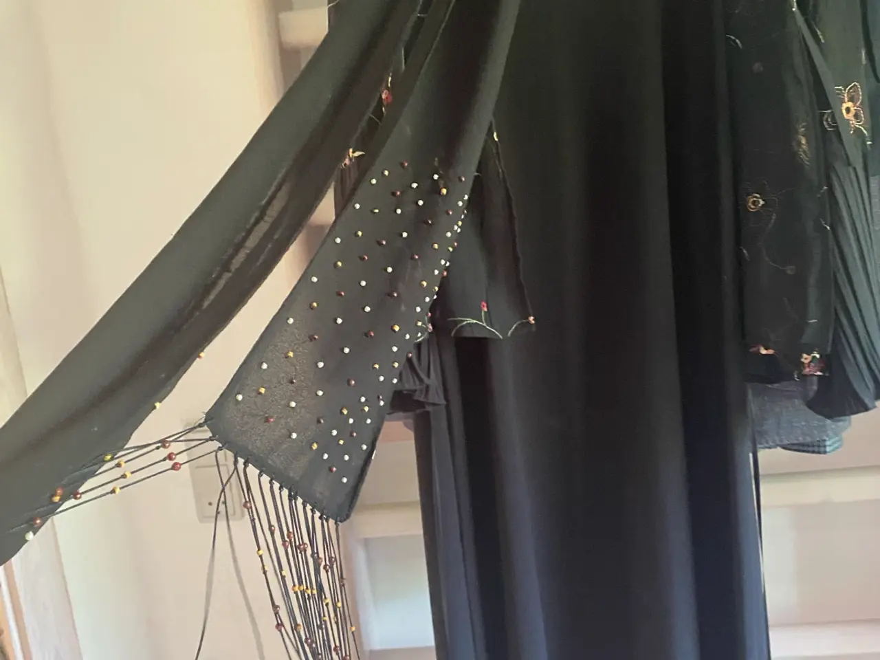 Billede 13 - En kjole graviditeten i sort med broderi