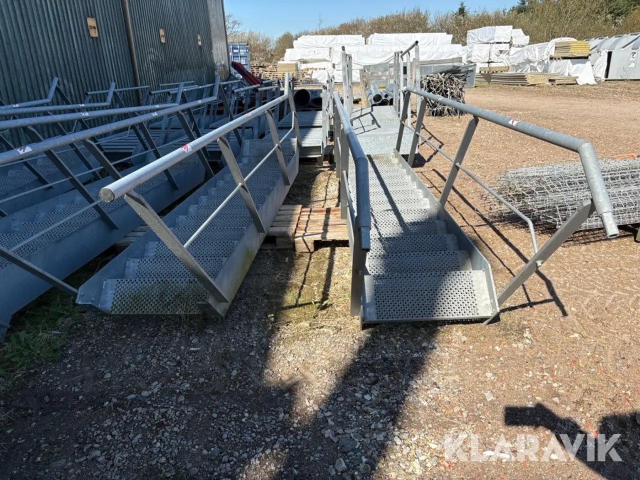 Billede 2 - Ståltrapper og gangbro galvaniseret med 1 gangbro 3 korte og 2 lange trapper